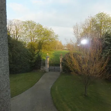 Chateau Sur Les Jardins